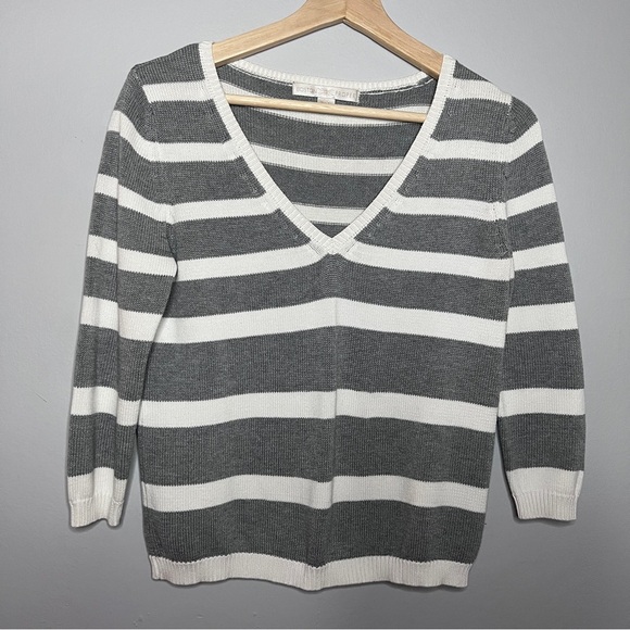 Boston Proper V-Neck Gray and White Striped 3/4 Sleeve Sweater Size XS EUC - Picture 1 of 7